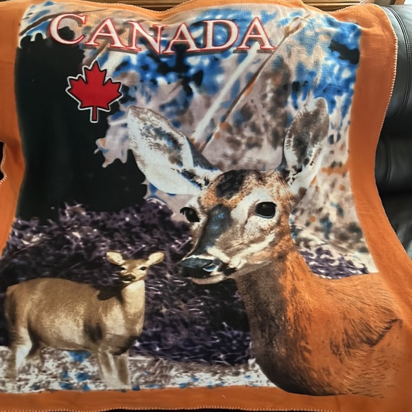 Fleece Versatile Light Throw Blanket - Picture 5 of 10